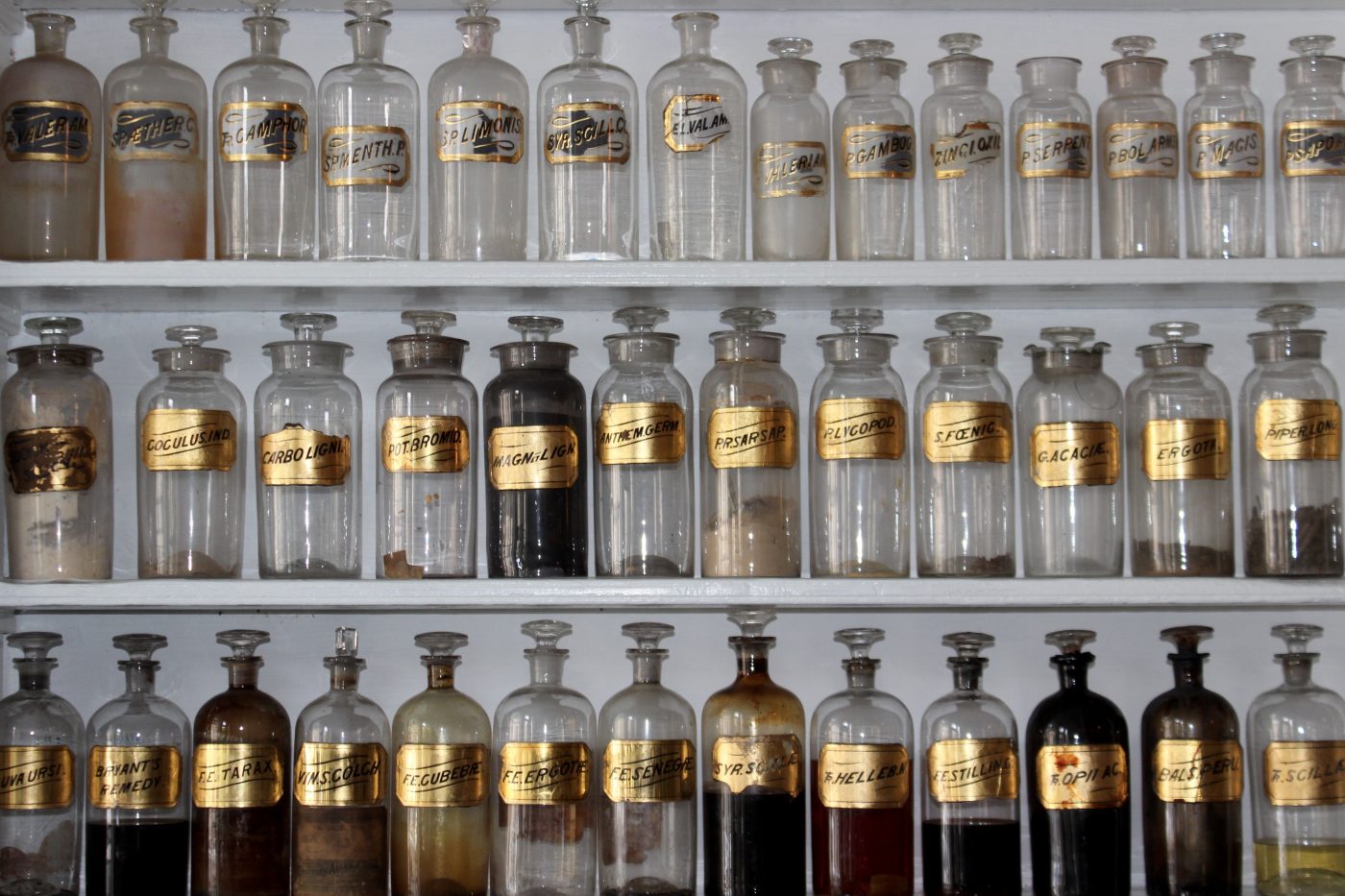 Cos’è la sindrome premestruale: sintomi e rimedi naturali